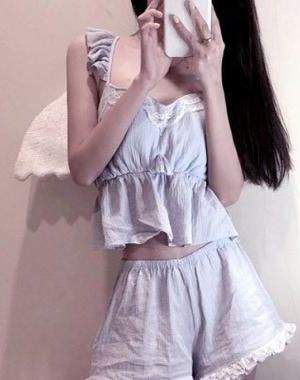 百合我装的但她真疯[快穿]by睡牌山泉小说阅读